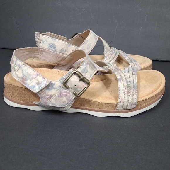 Clark’s Collection Adjustable Sandals Brynn Step SAND FLORAL Women US 9.5W - Picture 6 of 11